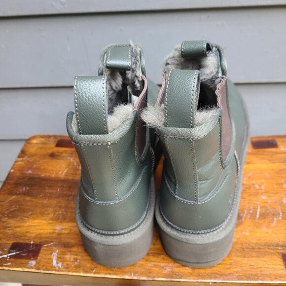 UGG Neumel Platform Chelsea Boot FOREST Night size 9 - Picture 9 of 13